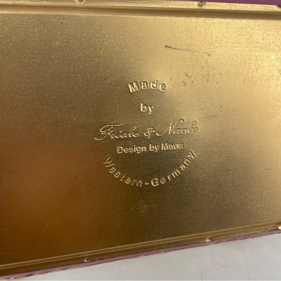 Vintage Frida & Nada Western Germany Fruit Motif Footed Pink & Gilt Metal Tin - Picture 5 of 7